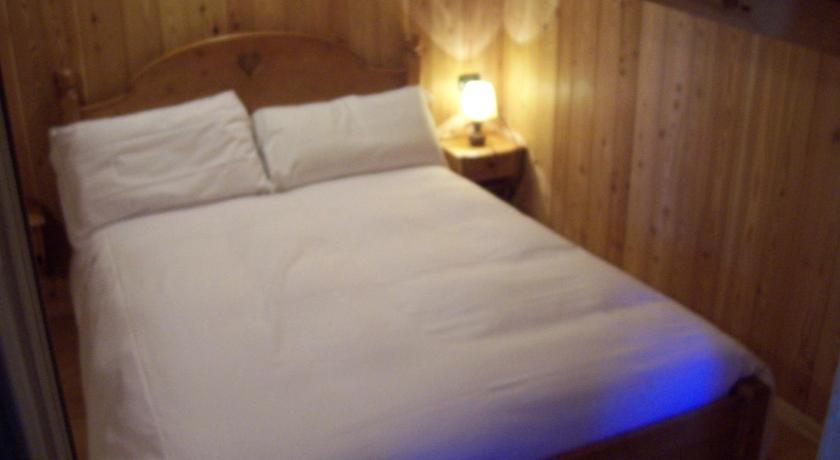L' Aroula Rooms & Restaurant 샴폴루크 객실 사진